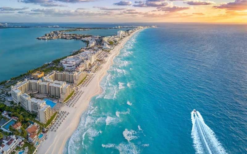 Oceanfront Condo Bm By Andiani Cancún Eksteriør billede